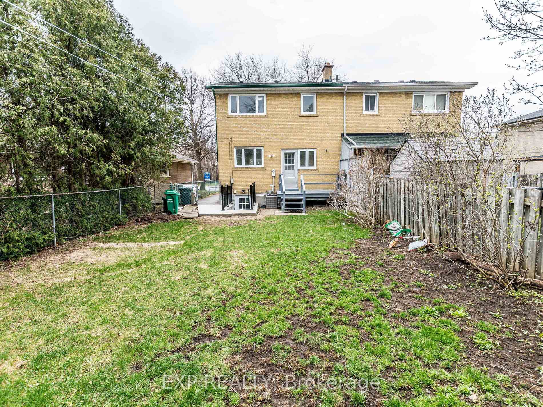 Photo 9 of Unit Basement Apartment, 91 Corby Crescent, Brampton, Brampton South — HOMEH
