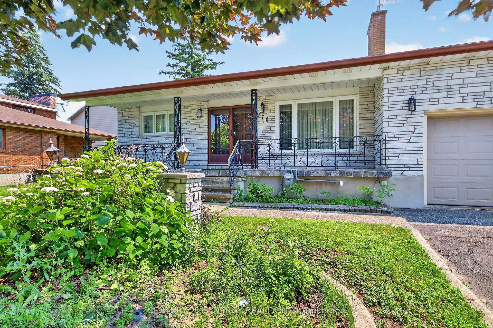 Photo 2 of 974 Greenbriar Avenue, Ottawa, Carleton Heights — HOMEH