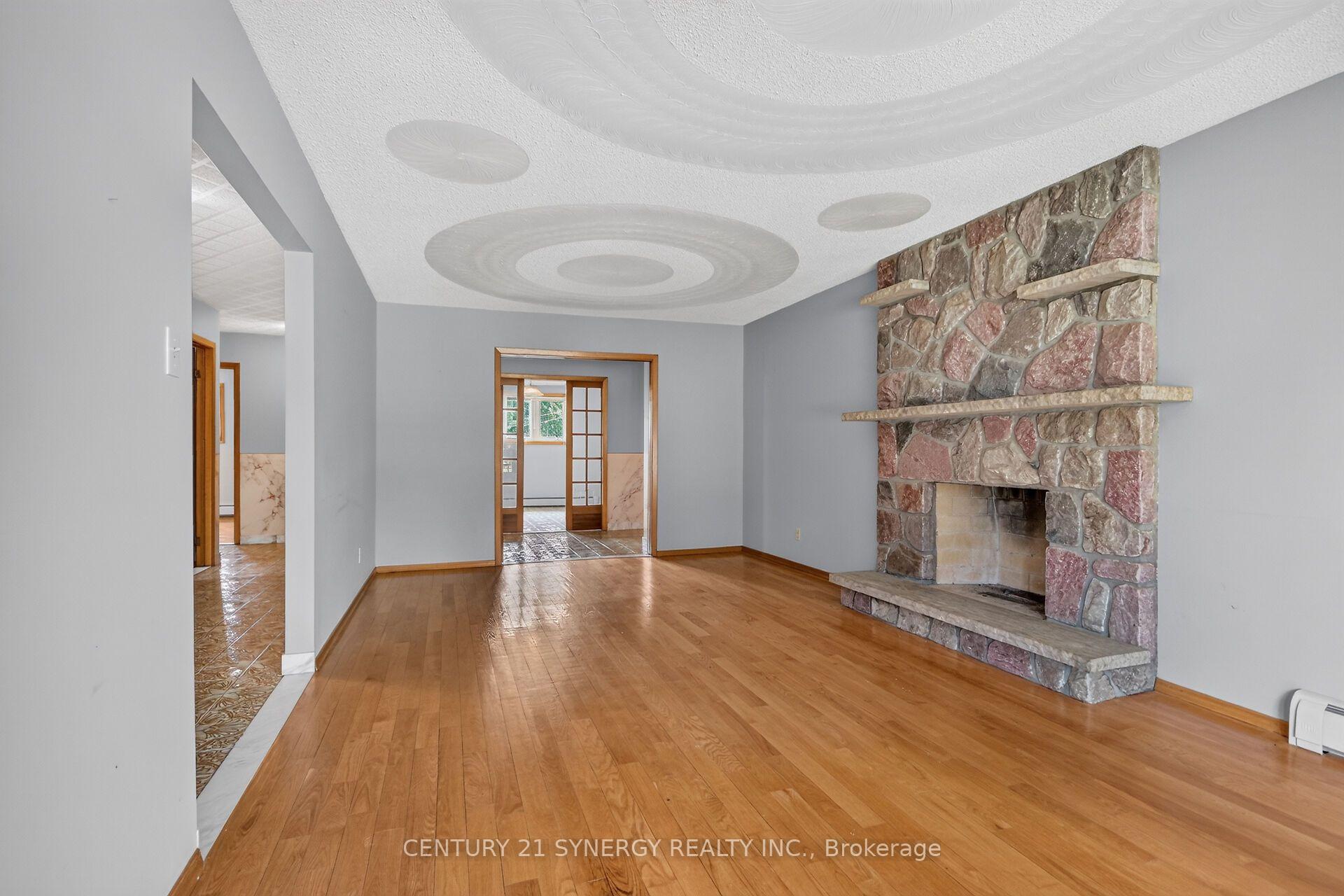 Photo 5 of 974 Greenbriar Avenue, Ottawa, Carleton Heights — HOMEH
