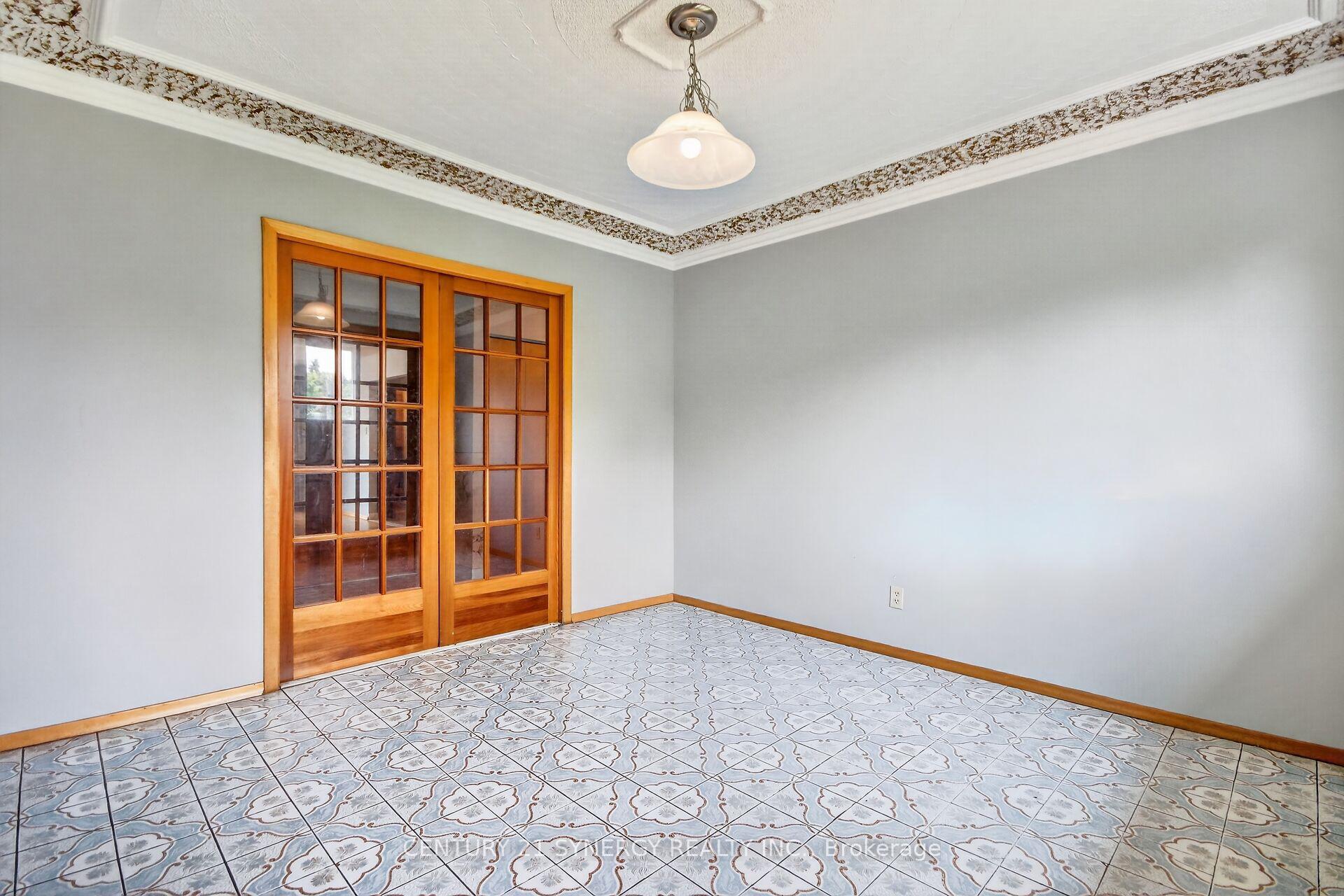 Photo 6 of 974 Greenbriar Avenue, Ottawa, Carleton Heights — HOMEH
