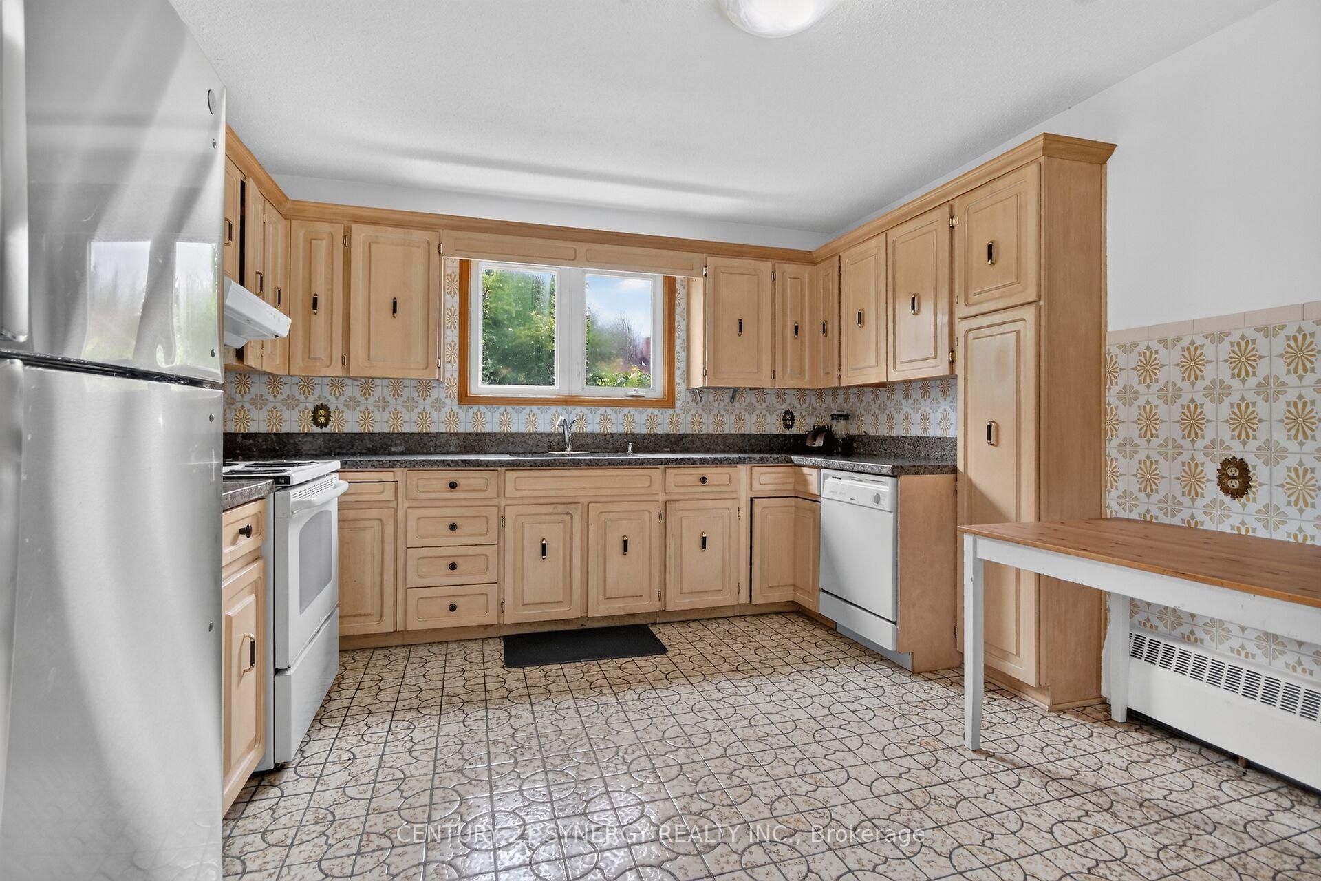 Photo 9 of 974 Greenbriar Avenue, Ottawa, Carleton Heights — HOMEH