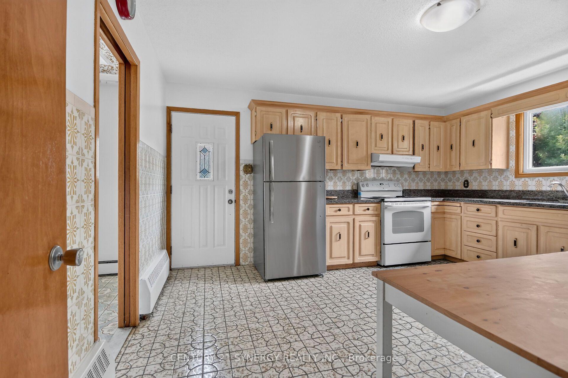 Photo 10 of 974 Greenbriar Avenue, Ottawa, Carleton Heights — HOMEH
