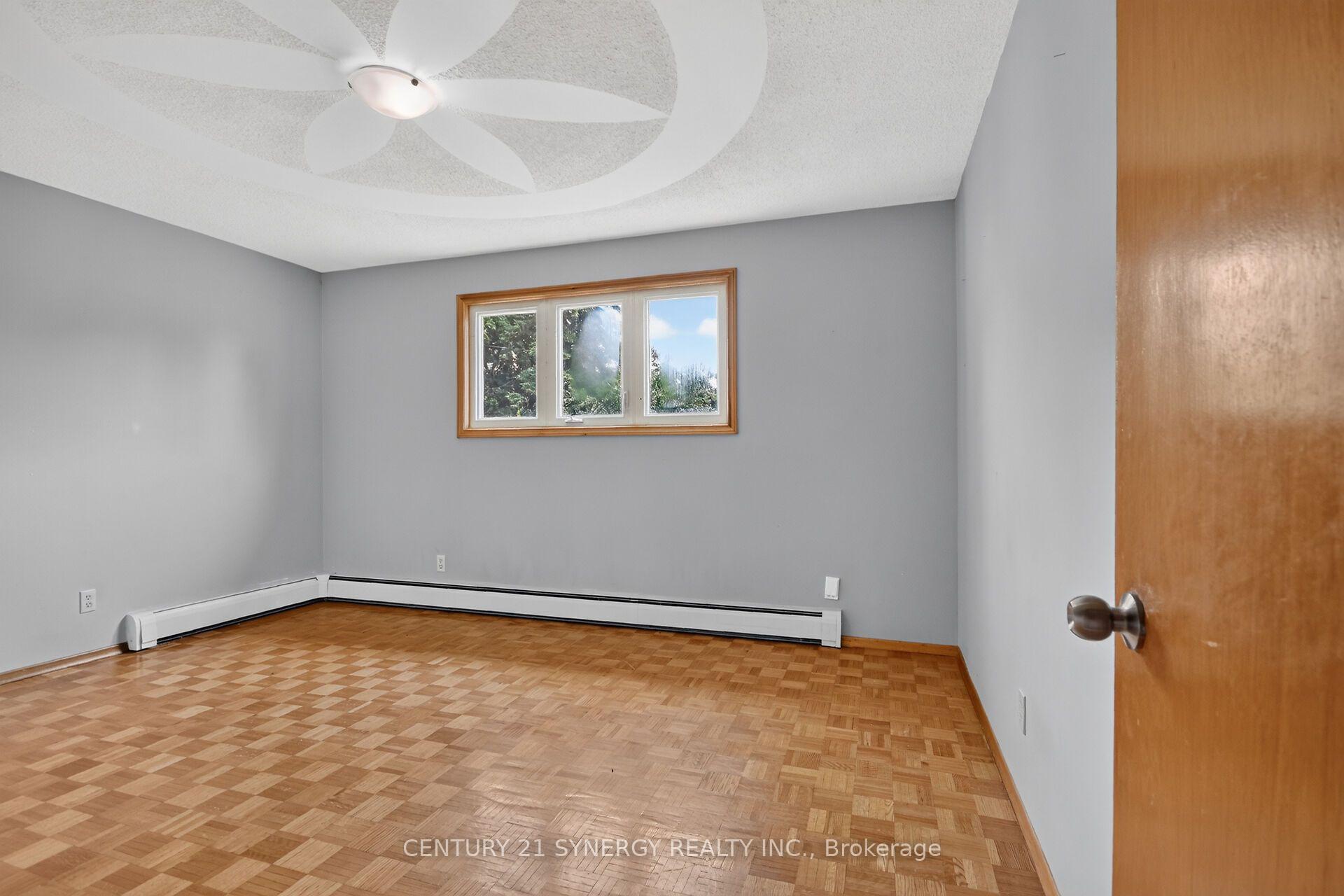 Photo 16 of 974 Greenbriar Avenue, Ottawa, Carleton Heights — HOMEH