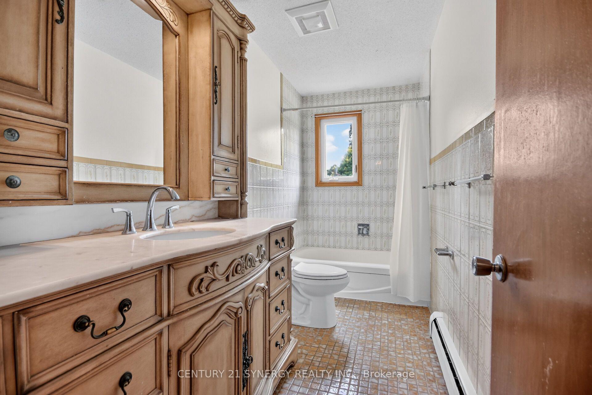Photo 17 of 974 Greenbriar Avenue, Ottawa, Carleton Heights — HOMEH