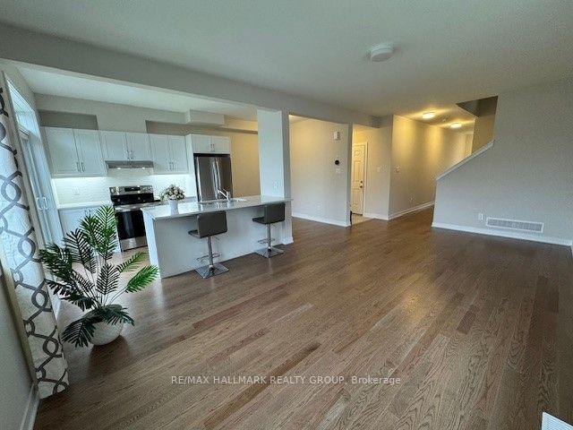 Photo 5 of 521 Galanthus Walk, Ottawa, Kanata - Morgan's Grant/South March — HOMEH