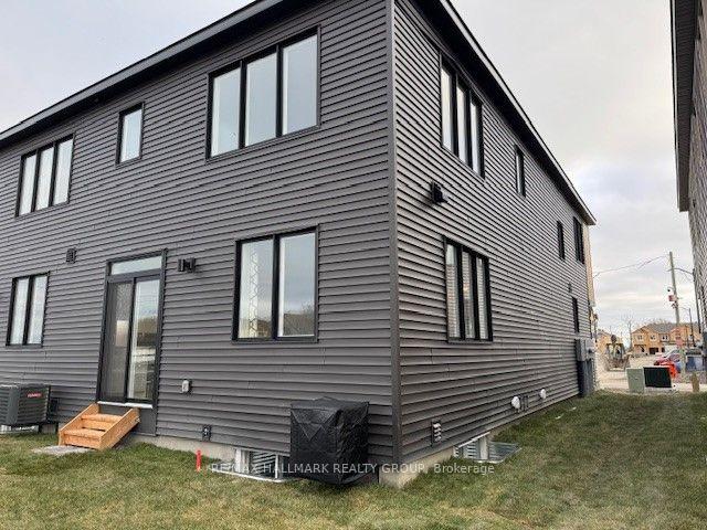 Photo 4 of 521 Galanthus Walk, Ottawa, Kanata - Morgan's Grant/South March — HOMEH