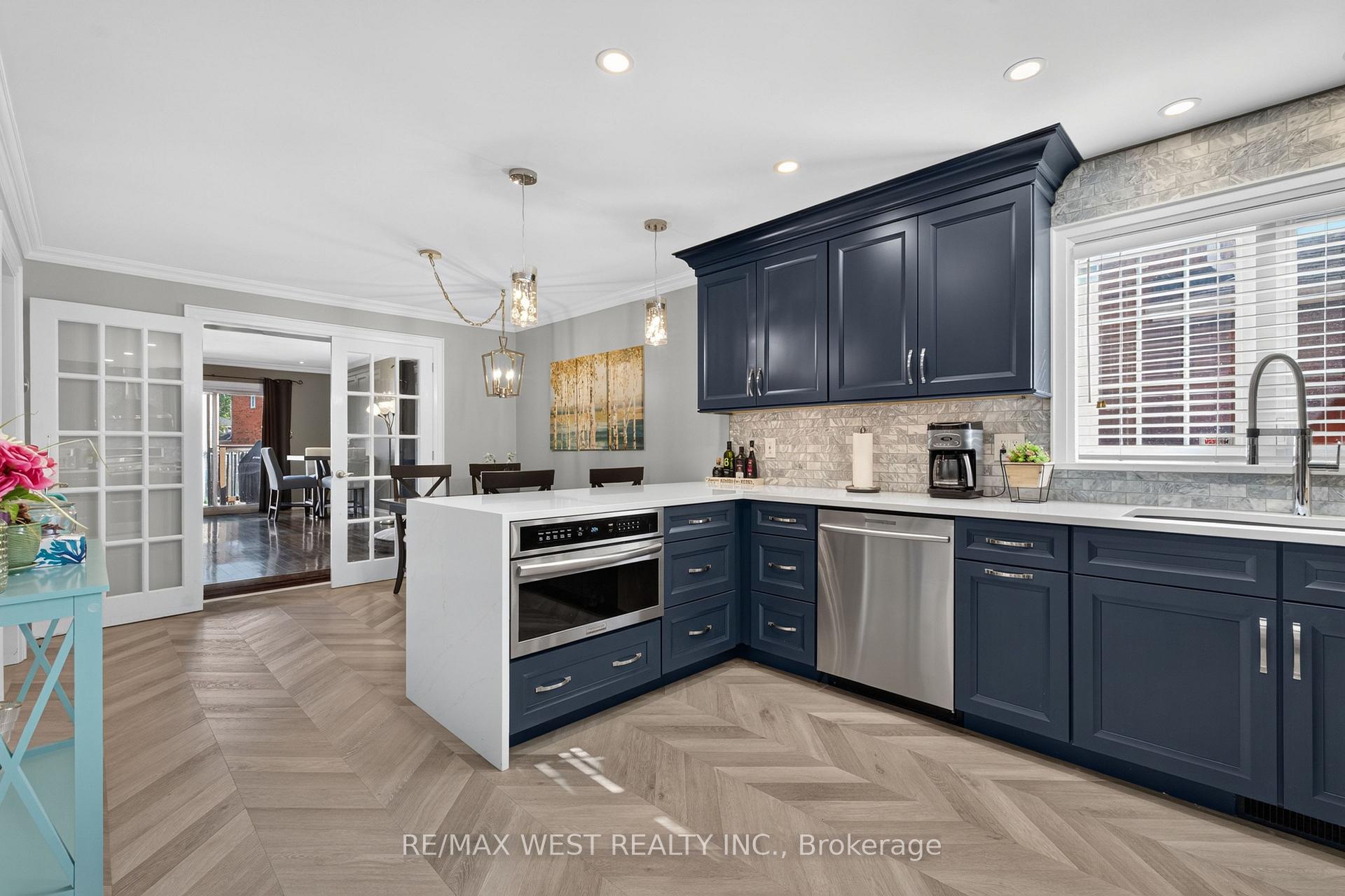 Photo 4 of 507 Alder Court, Pickering, Amberlea — HOMEH