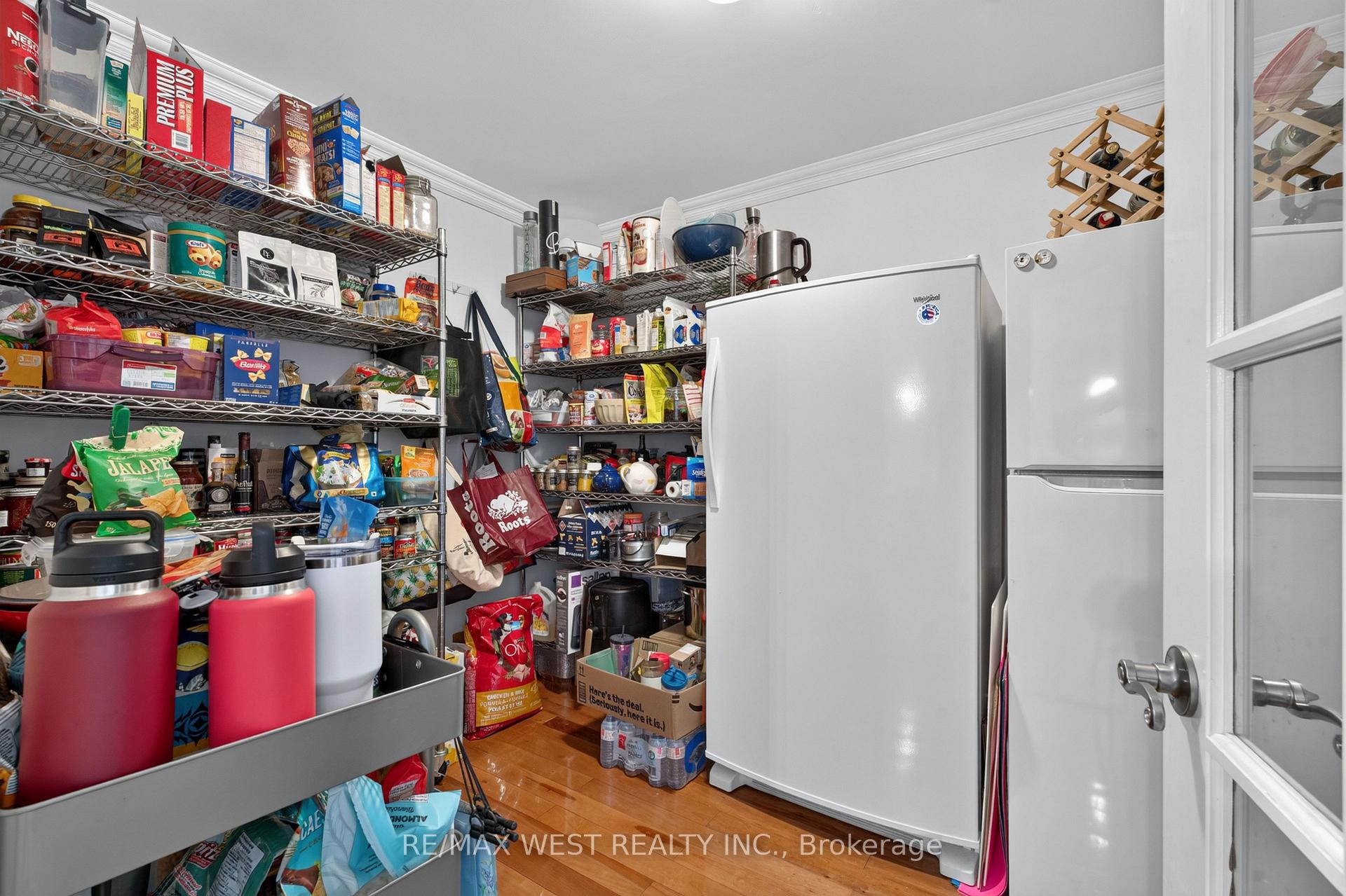 Photo 10 of 507 Alder Court, Pickering, Amberlea — HOMEH