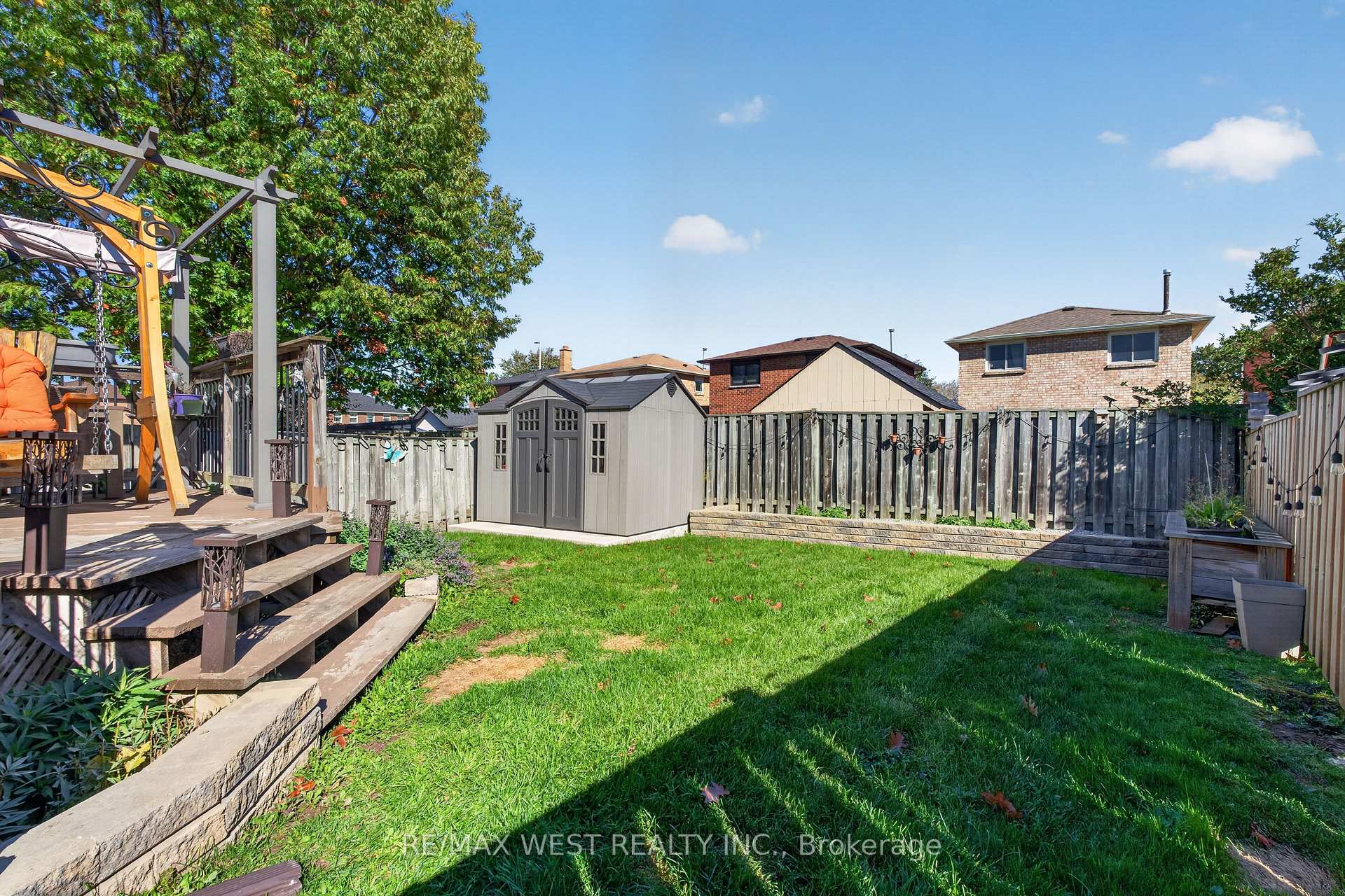 Photo 42 of 507 Alder Court, Pickering, Amberlea — HOMEH