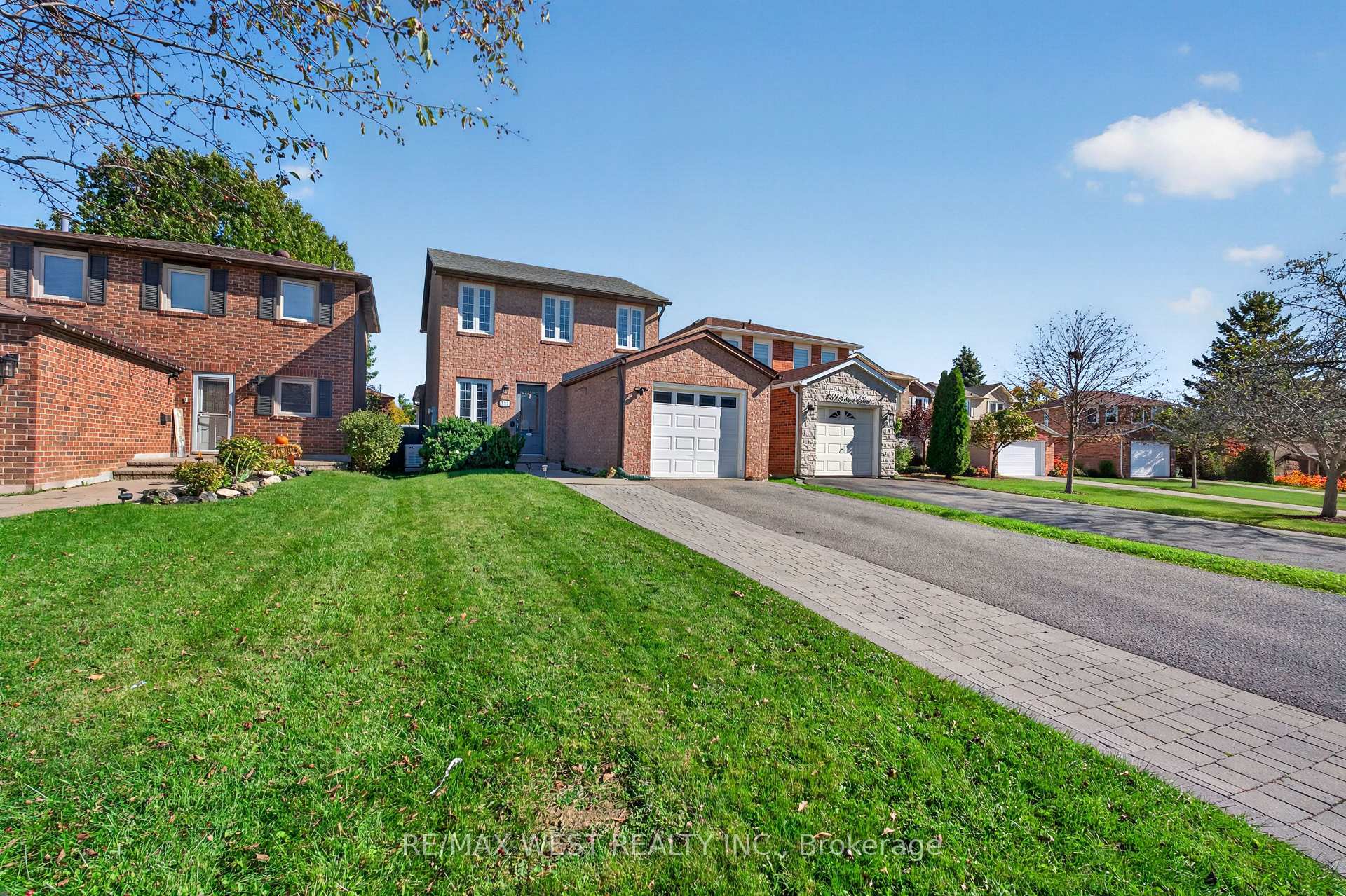 Photo 43 of 507 Alder Court, Pickering, Amberlea — HOMEH