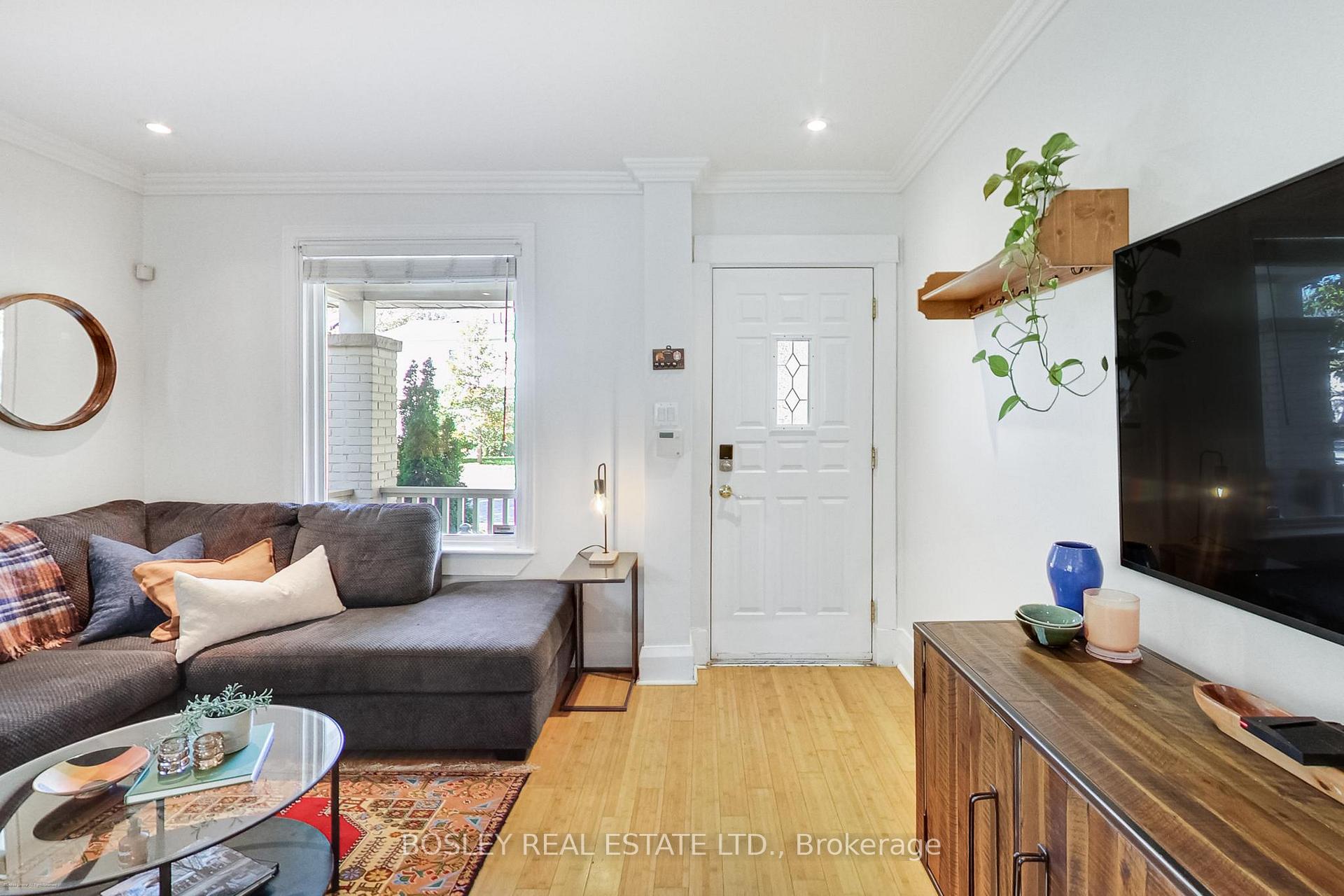 Photo 6 of 97 Oakcrest Avenue, Toronto, East End-Danforth — HOMEH