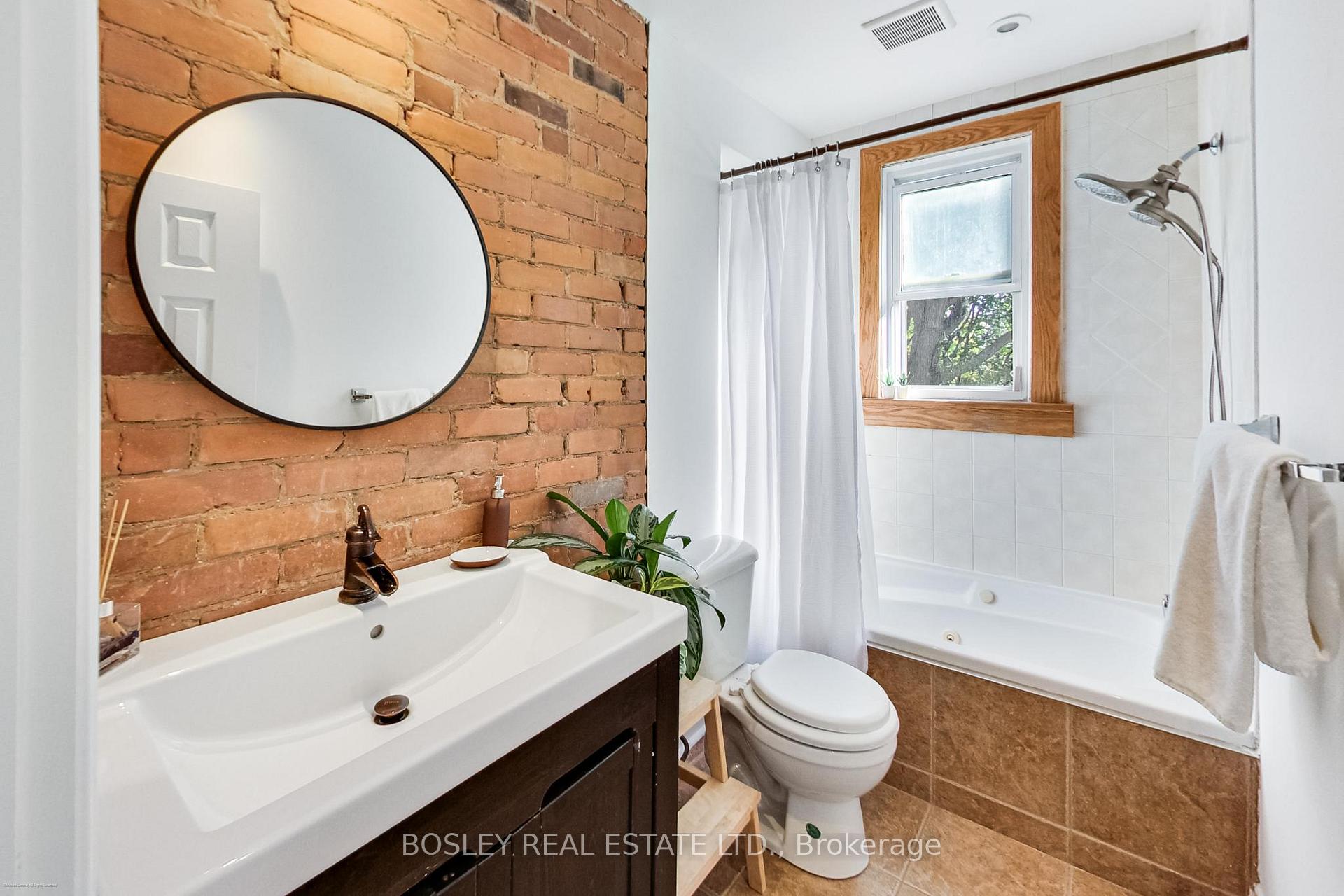 Photo 18 of 97 Oakcrest Avenue, Toronto, East End-Danforth — HOMEH