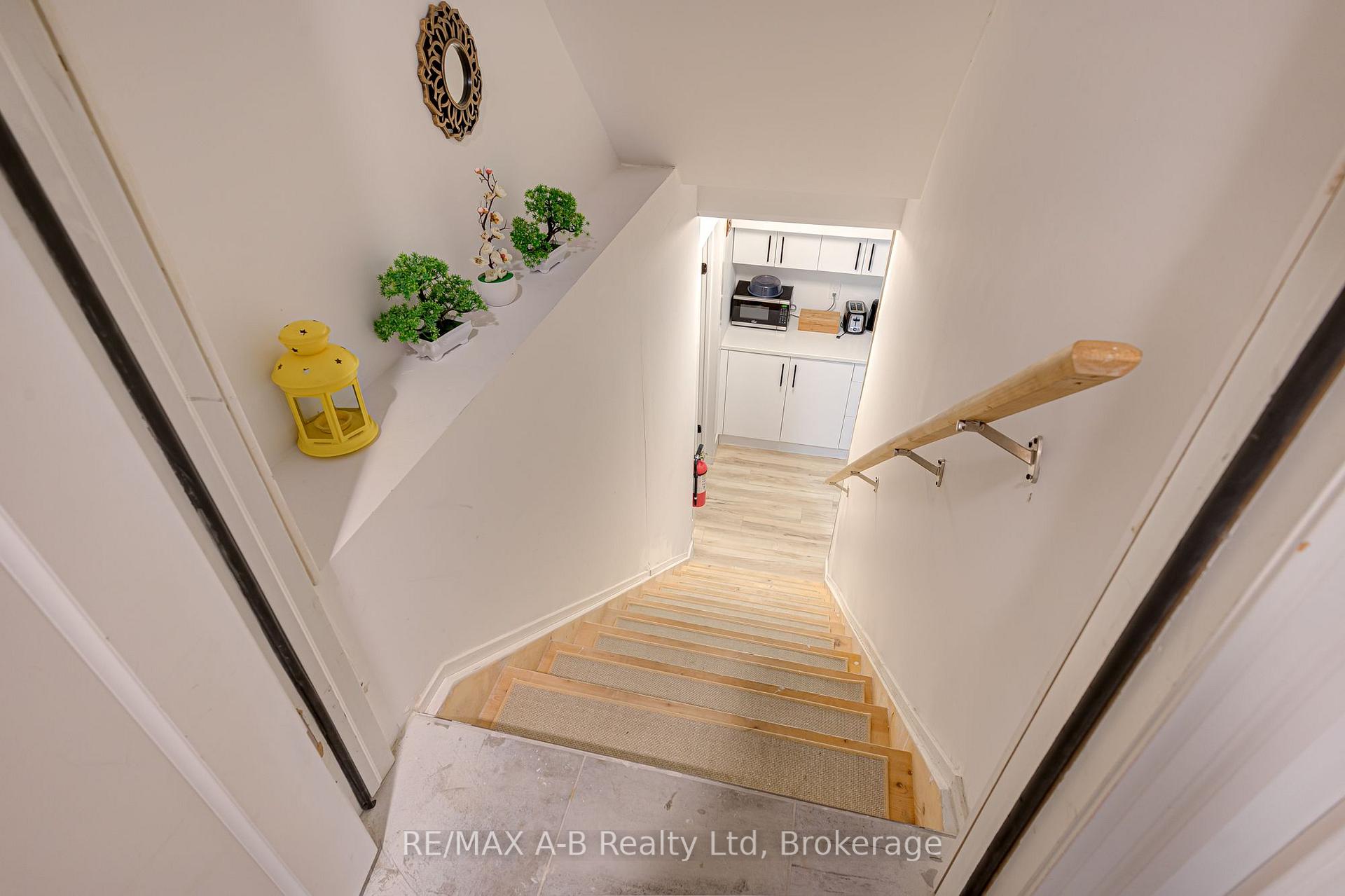 Photo 3 of 258 Bradshaw Drive, Stratford — HOMEH