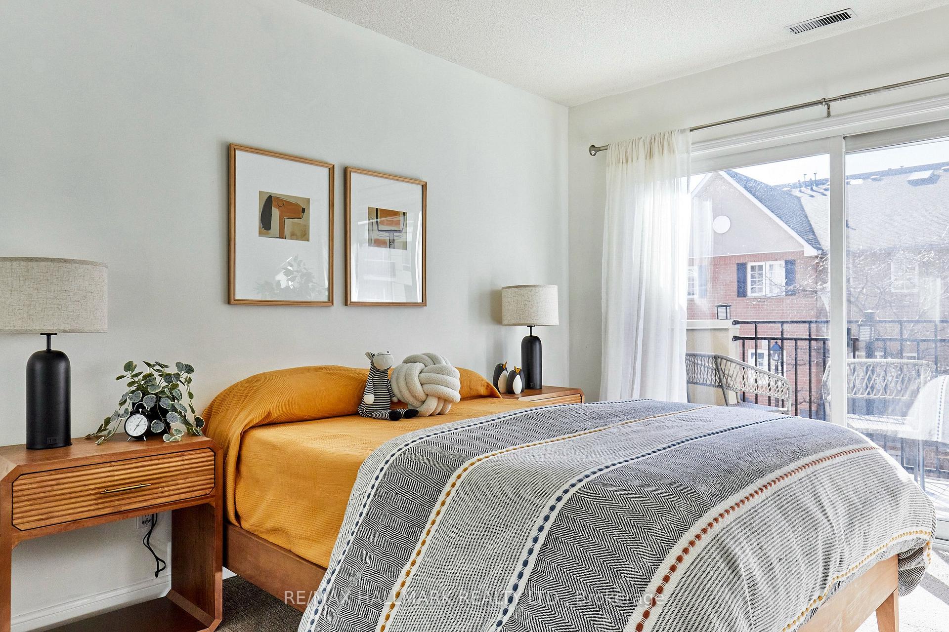 Photo 4 of Unit 305, 1400 The Esplanade Centre N, Pickering, Town Centre — HOMEH