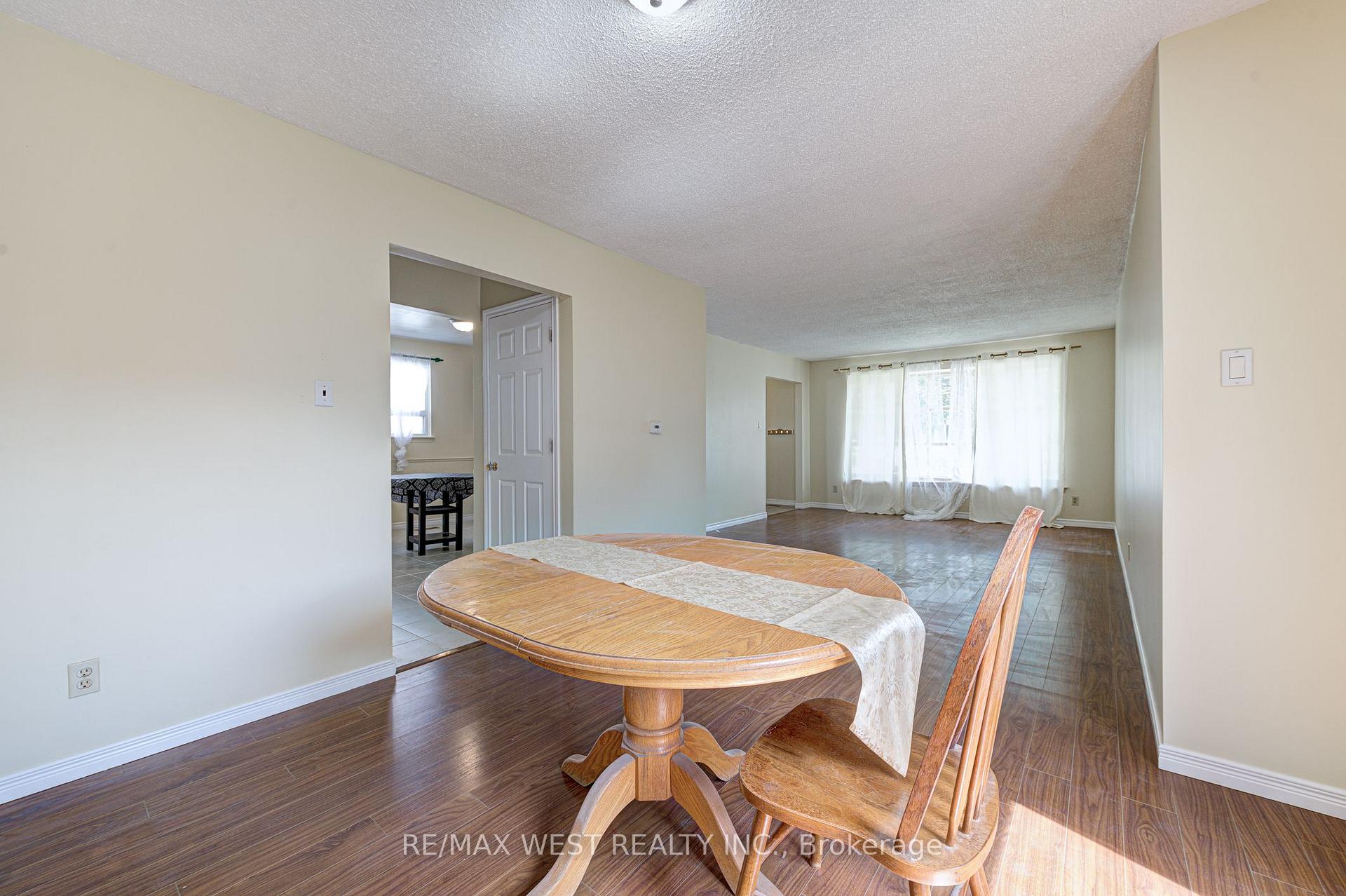 Photo 9 of Unit Upper Lvl, 18 Glenforest Road, Brampton, Northgate — HOMEH