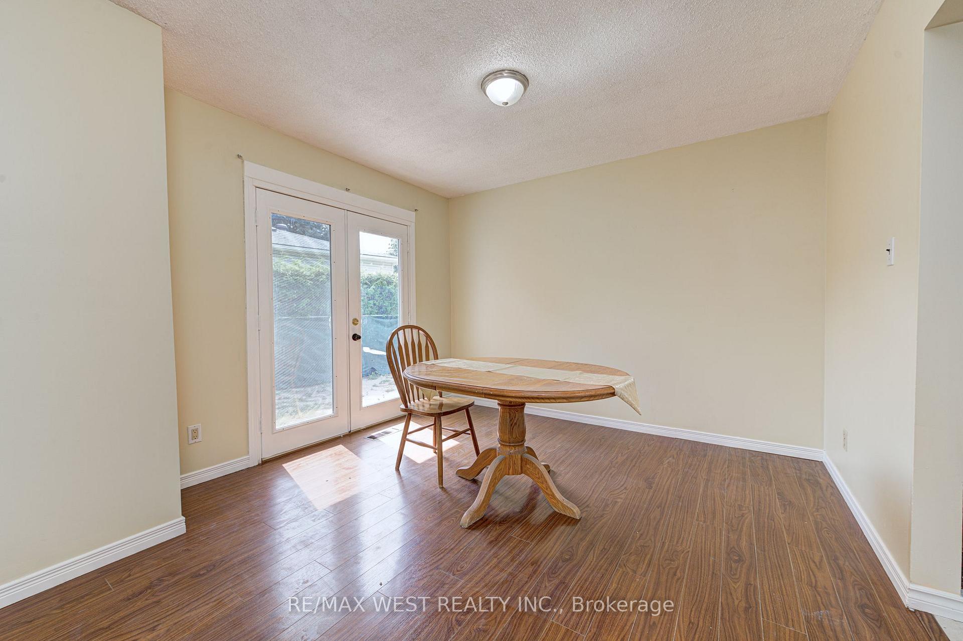 Photo 10 of Unit Upper Lvl, 18 Glenforest Road, Brampton, Northgate — HOMEH
