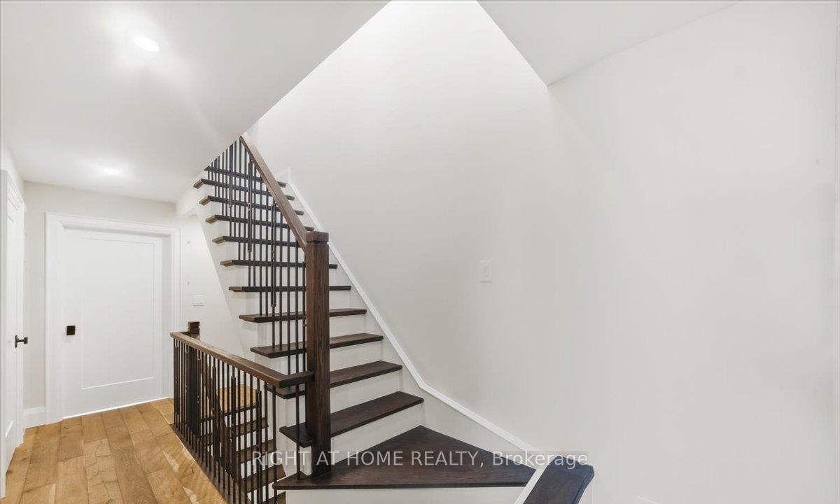 Photo 5 of 79 Wilson Street E, Oakville, Central — HOMEH