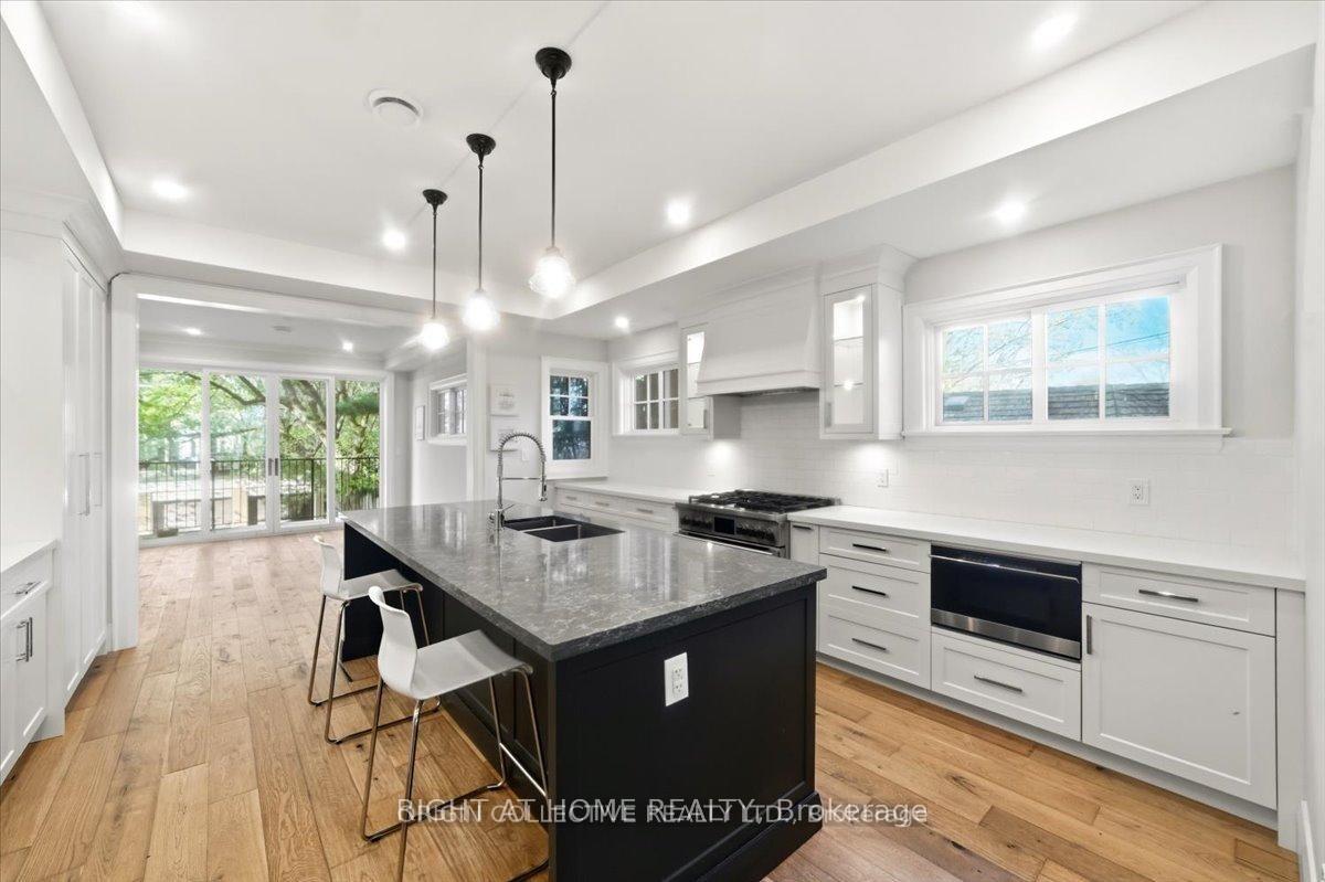 Photo 9 of 79 Wilson Street E, Oakville, Central — HOMEH