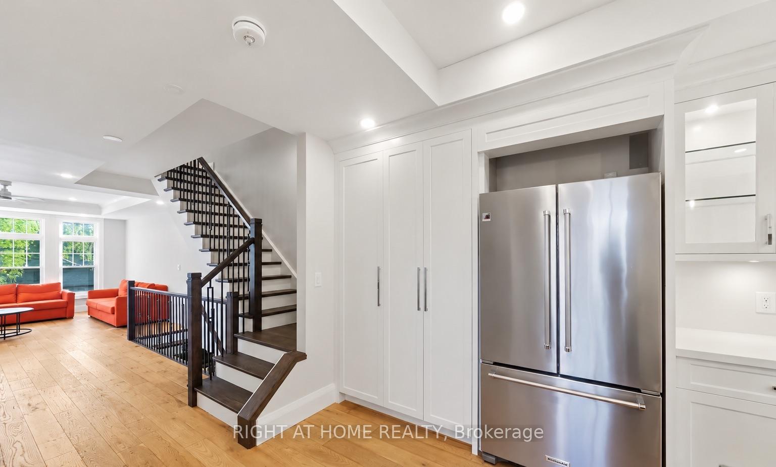 Photo 16 of 79 Wilson Street E, Oakville, Central — HOMEH