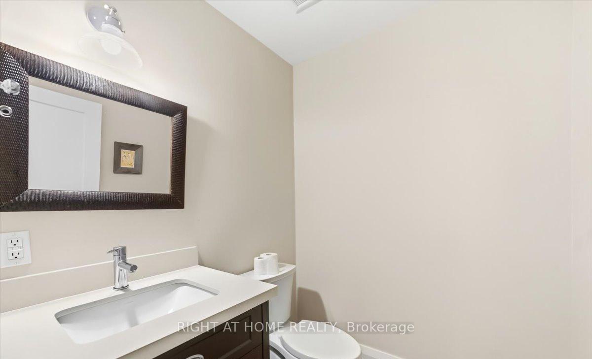 Photo 17 of 79 Wilson Street E, Oakville, Central — HOMEH