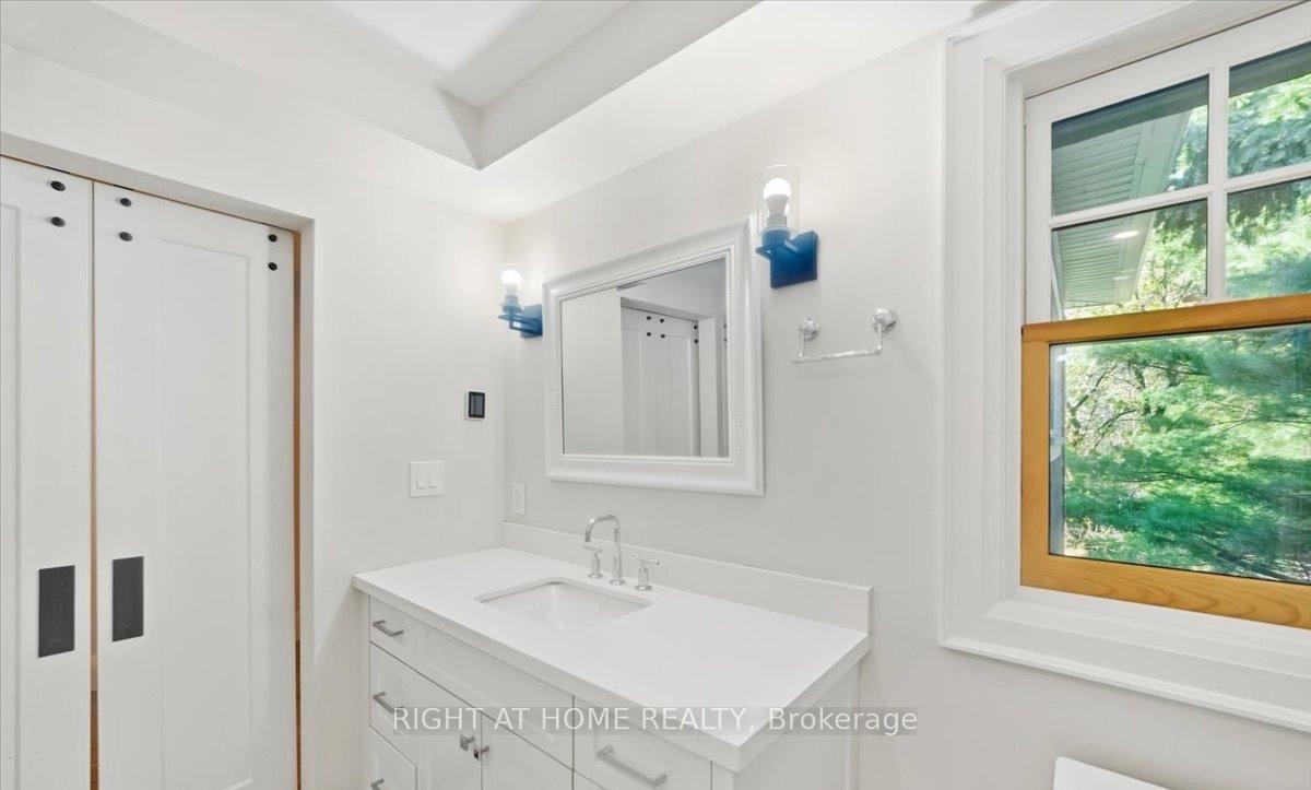 Photo 22 of 79 Wilson Street E, Oakville, Central — HOMEH