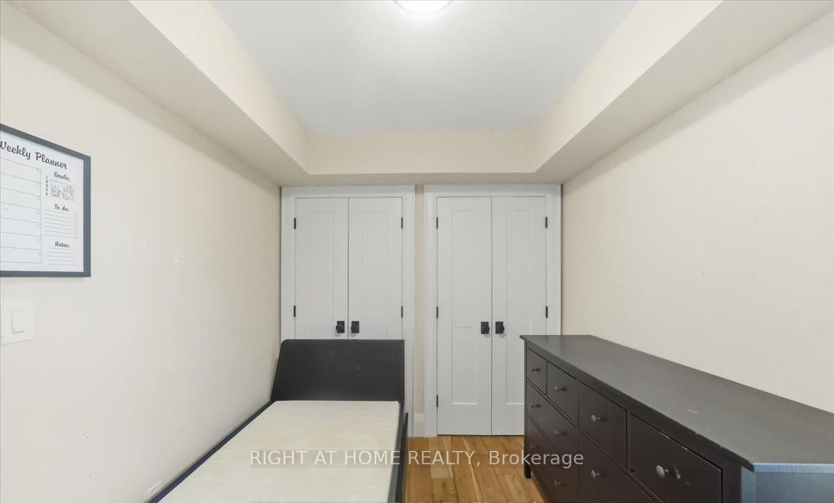 Photo 27 of 79 Wilson Street E, Oakville, Central — HOMEH