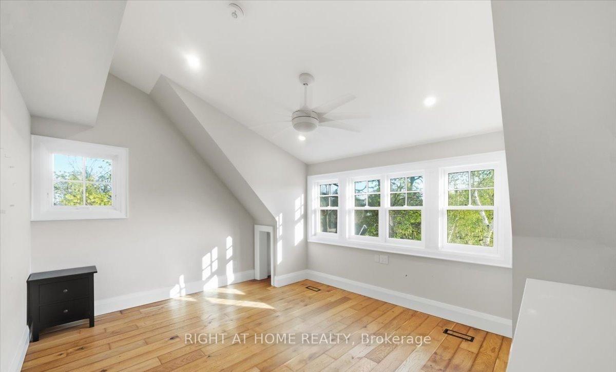 Photo 29 of 79 Wilson Street E, Oakville, Central — HOMEH