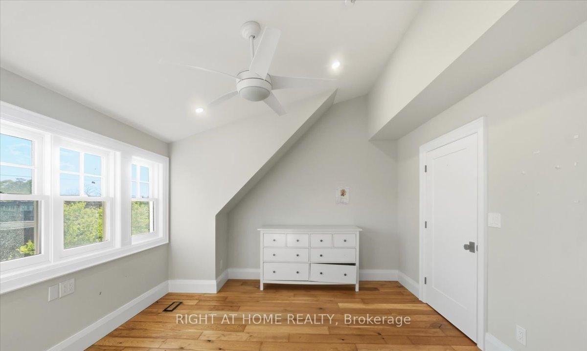 Photo 30 of 79 Wilson Street E, Oakville, Central — HOMEH