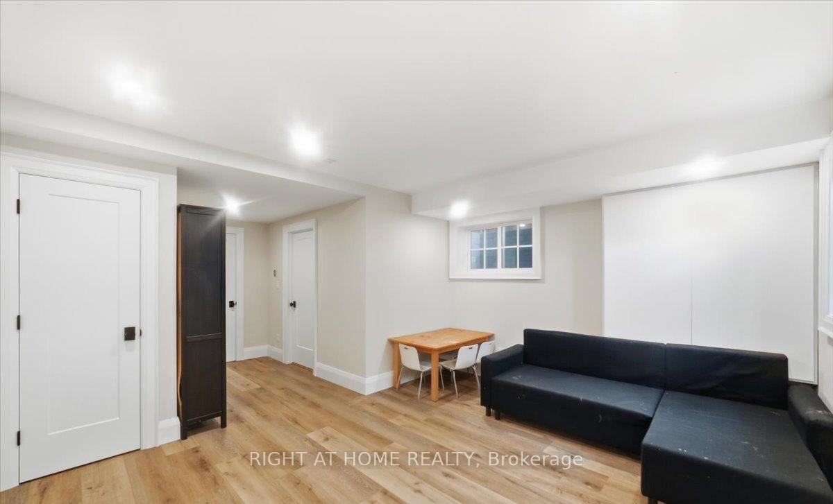 Photo 34 of 79 Wilson Street E, Oakville, Central — HOMEH