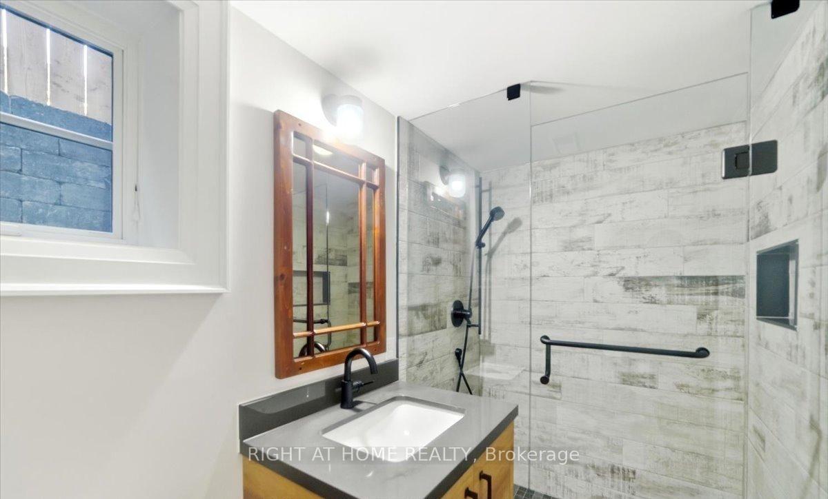 Photo 35 of 79 Wilson Street E, Oakville, Central — HOMEH