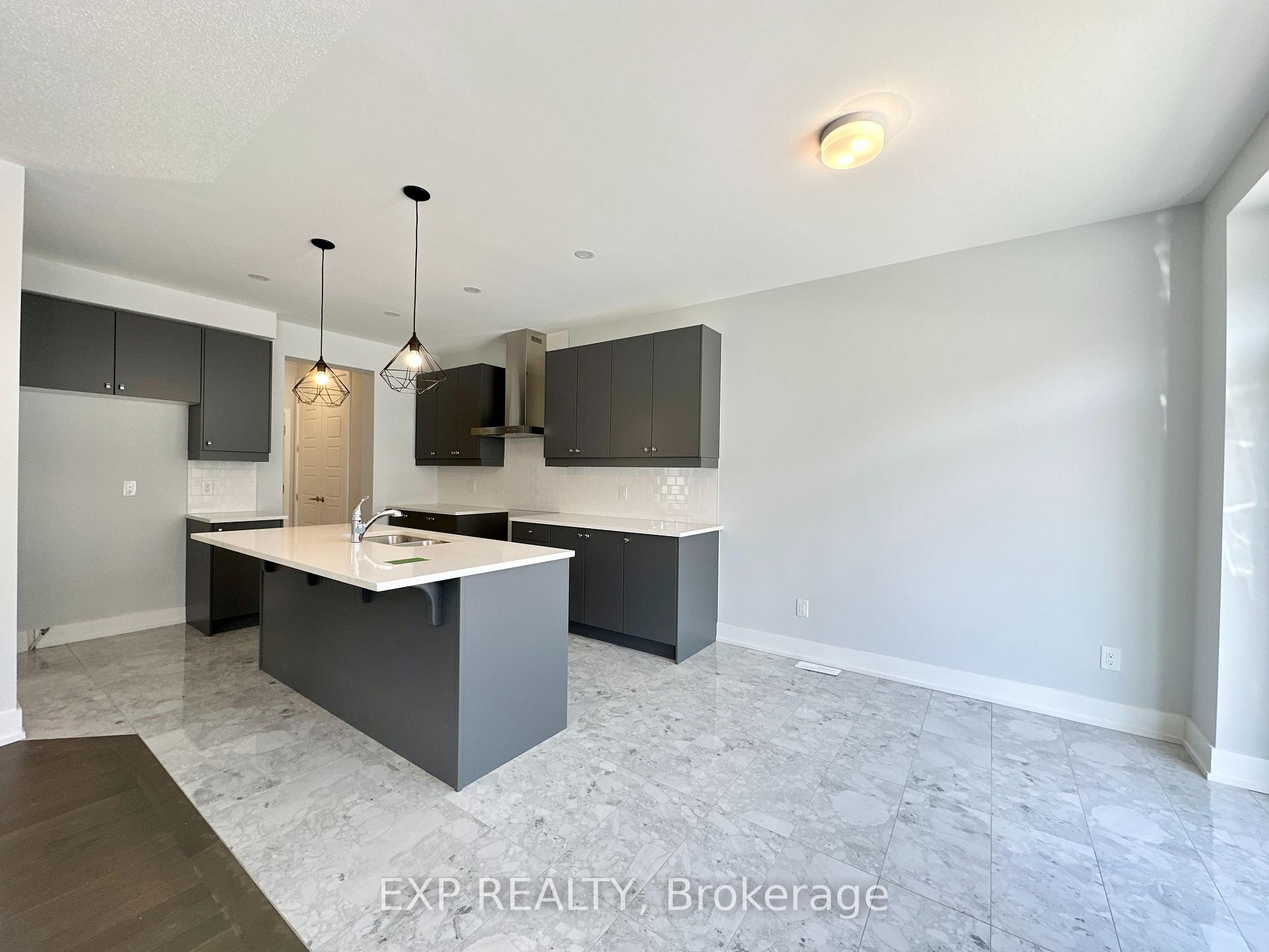 Photo 4 of 623 Cygnus Street, Ottawa, Barrhaven - Half Moon Bay — HOMEH
