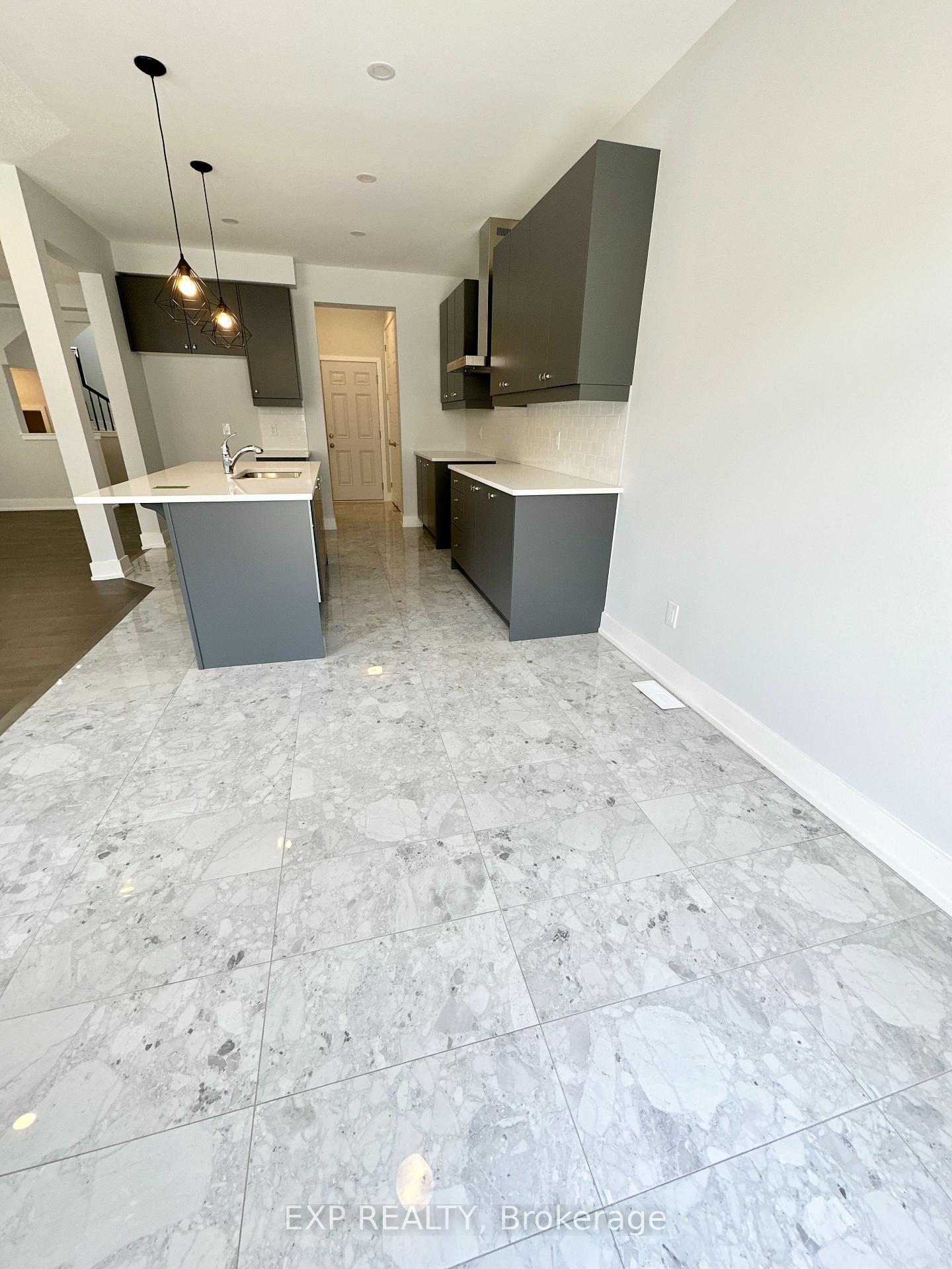 Photo 5 of 623 Cygnus Street, Ottawa, Barrhaven - Half Moon Bay — HOMEH