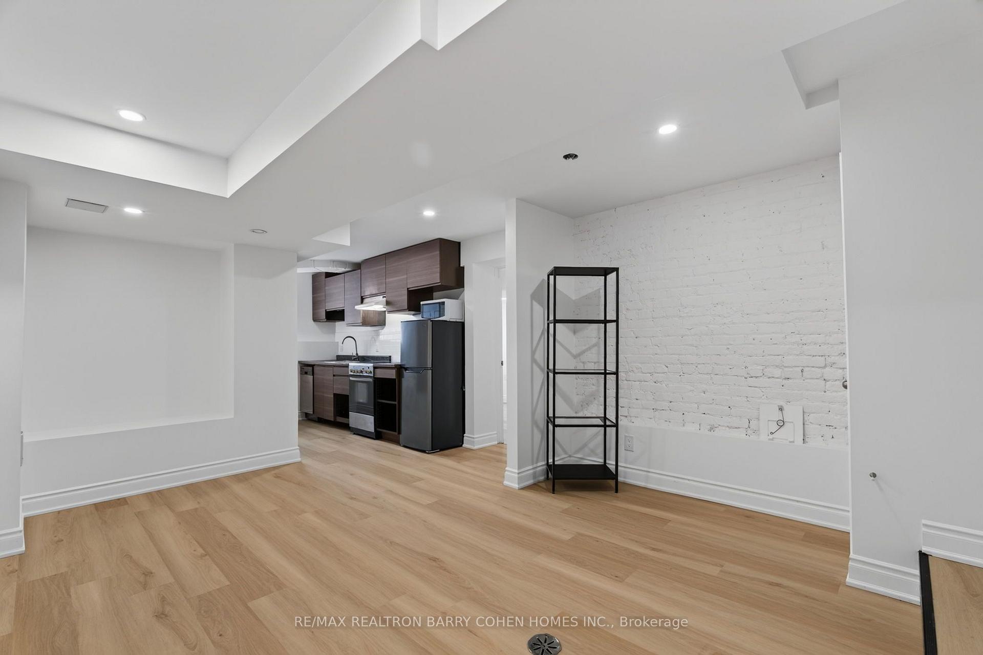 Photo 6 of Unit Lower, 371 Howland Avenue, Toronto, Casa Loma — HOMEH