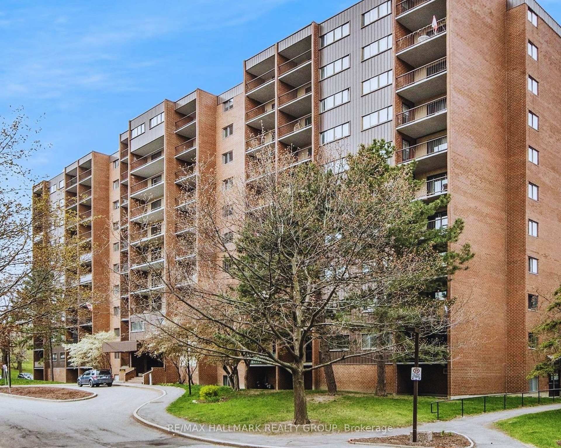 Photo of Unit 401, 2630 Southvale Crescent
