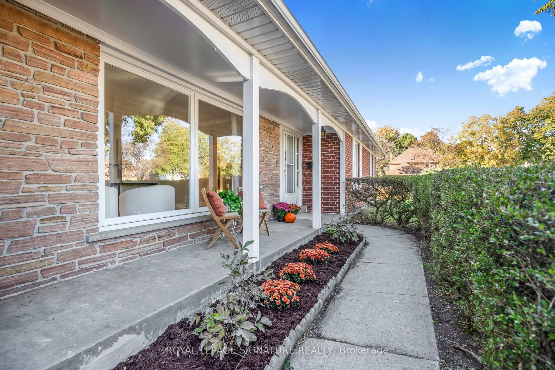 Photo 3 of 43 Kathrose Drive, North York, Pleasant View — HOMEH
