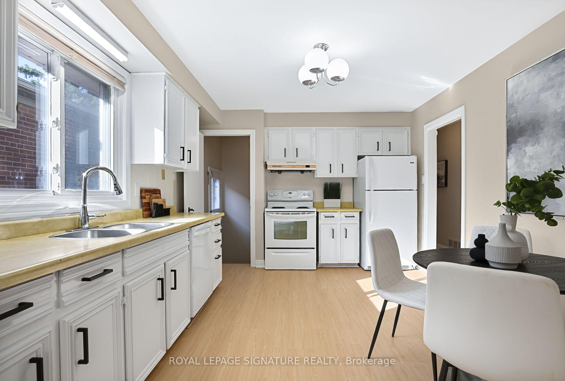 Photo 17 of 43 Kathrose Drive, North York, Pleasant View — HOMEH