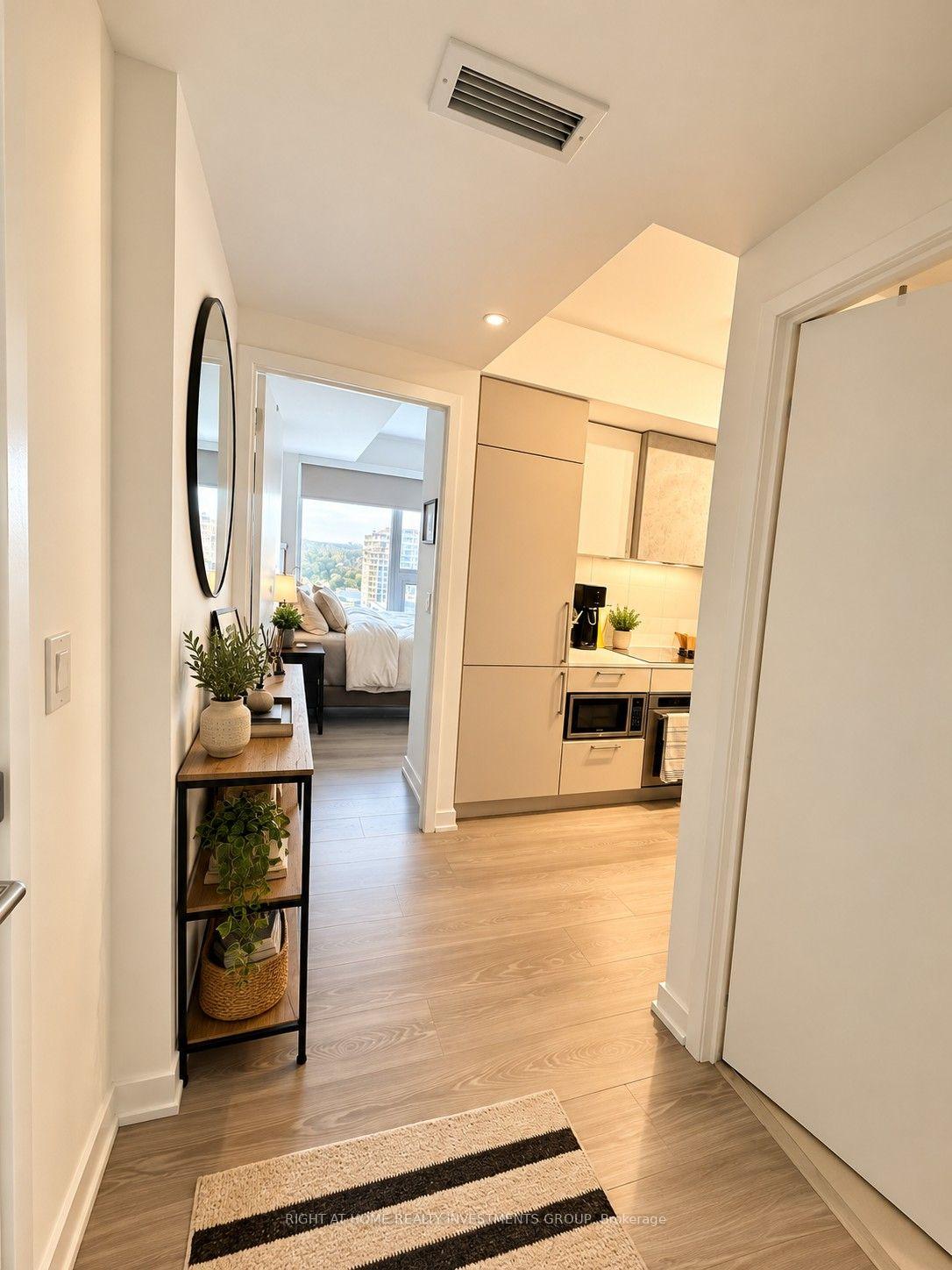 Photo 4 of Unit 1919, 19 Western Battery Road, Toronto, Niagara — HOMEH
