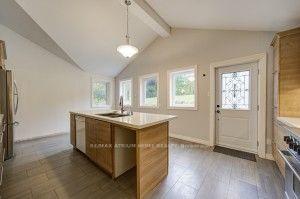 Photo 8 of 12 Westgate Boulevard, King, King City — HOMEH