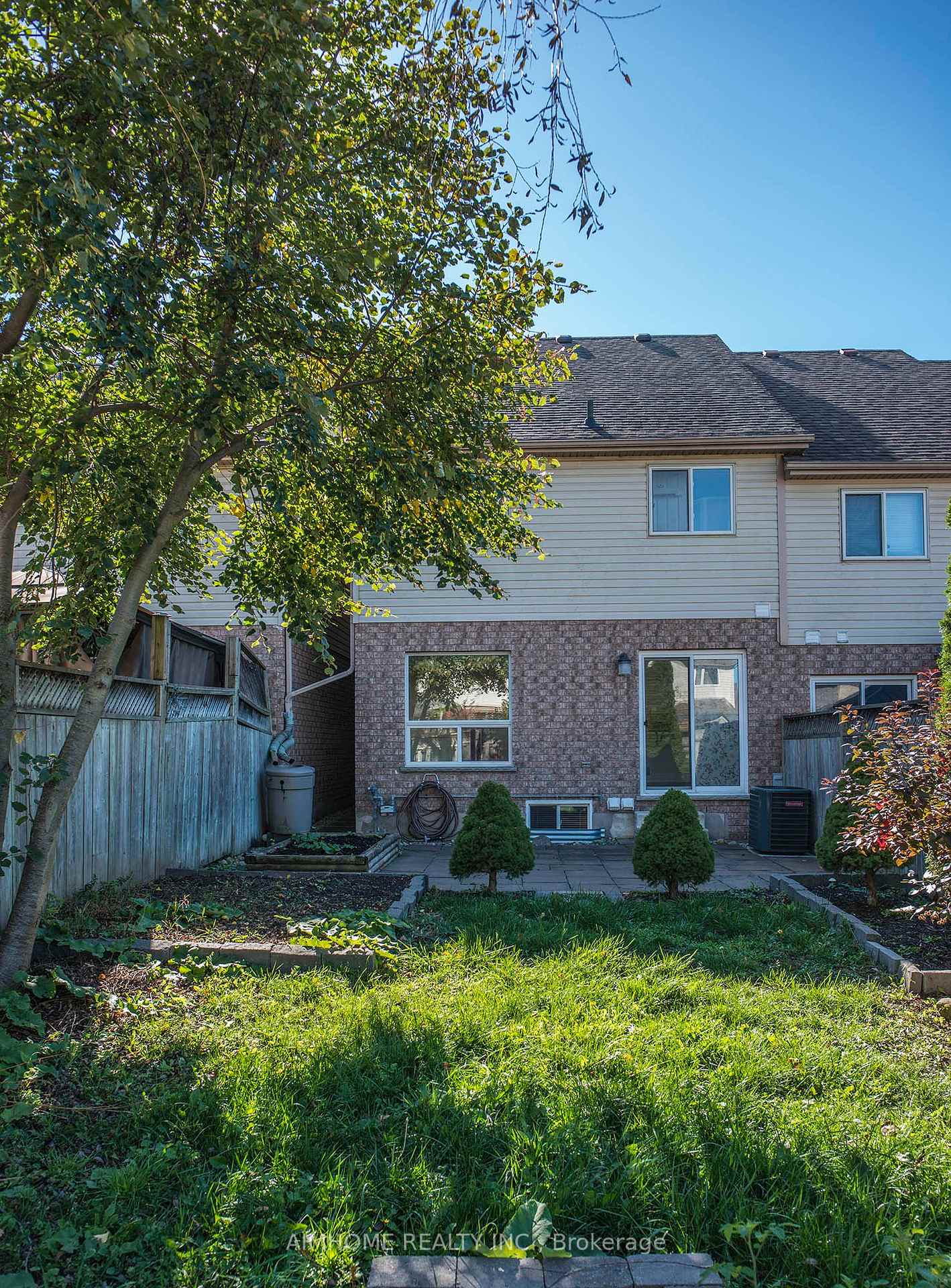 Photo 24 of 11 Kearney Street, Guelph, Grange Road — HOMEH