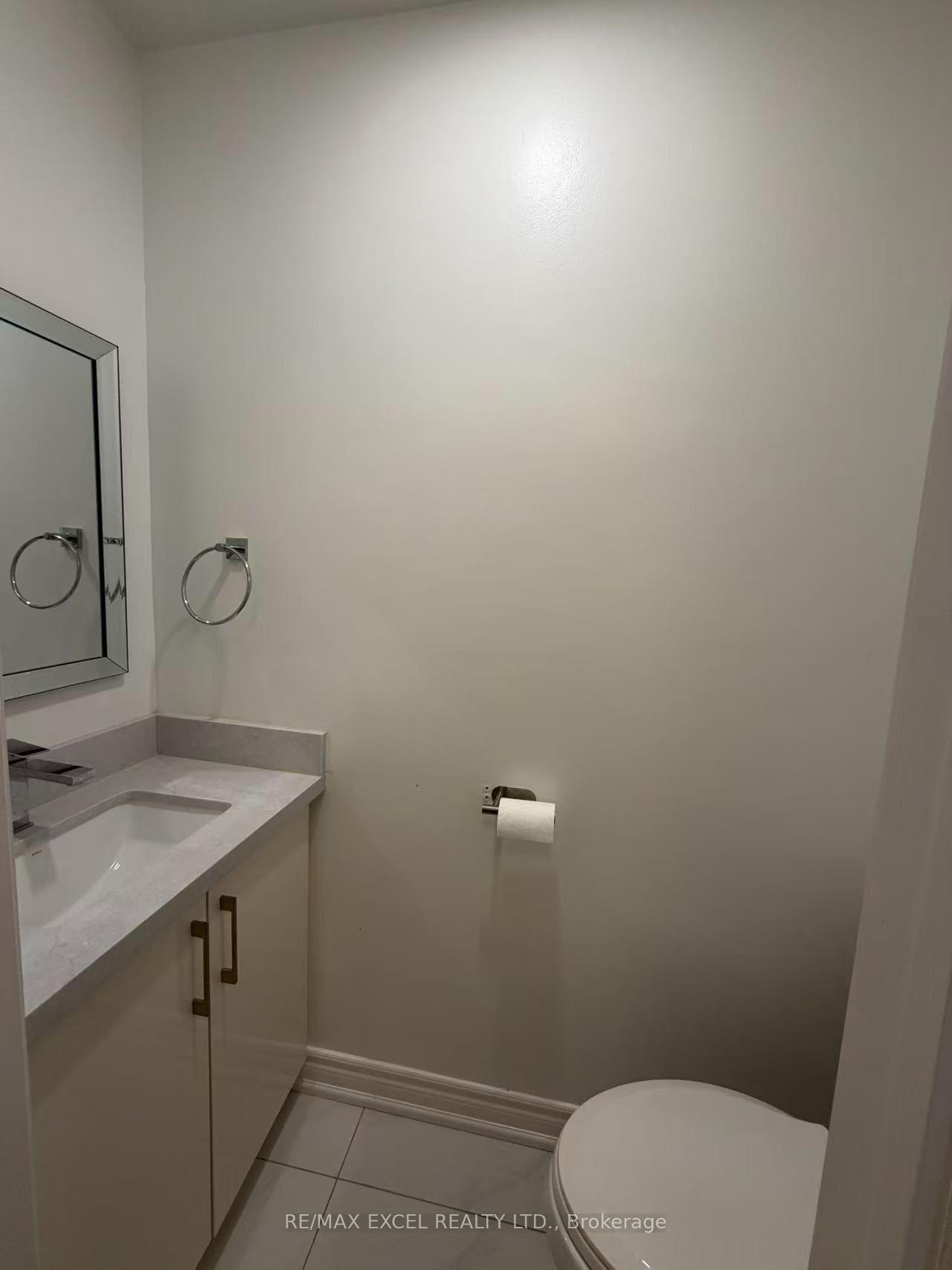Photo 9 of Unit Upper, 4 Lawnmere Crescent, Scarborough, Agincourt South-Malvern West — HOMEH