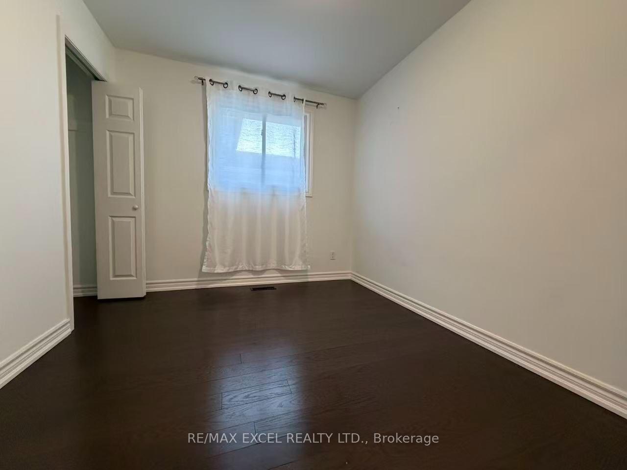 Photo 10 of Unit Upper, 4 Lawnmere Crescent, Scarborough, Agincourt South-Malvern West — HOMEH