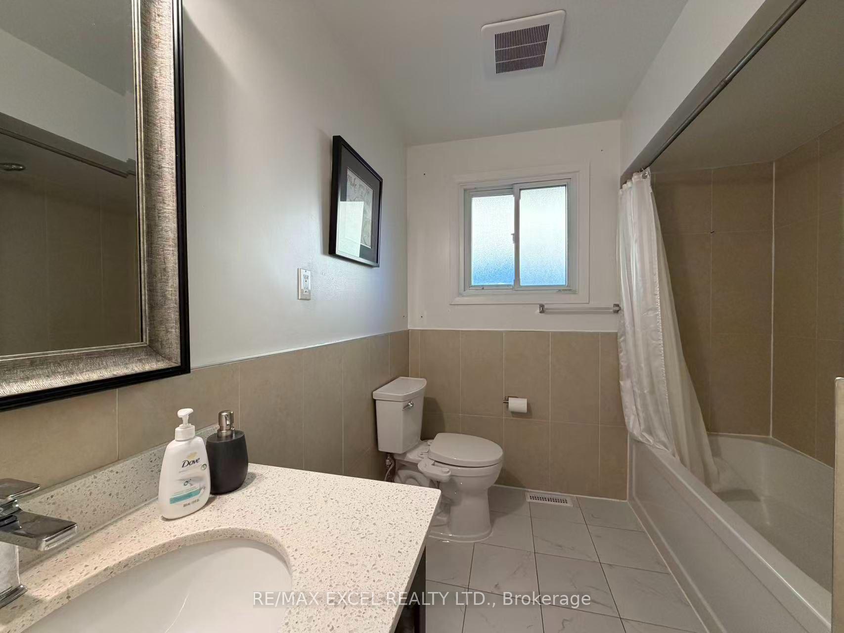 Photo 14 of Unit Upper, 4 Lawnmere Crescent, Scarborough, Agincourt South-Malvern West — HOMEH