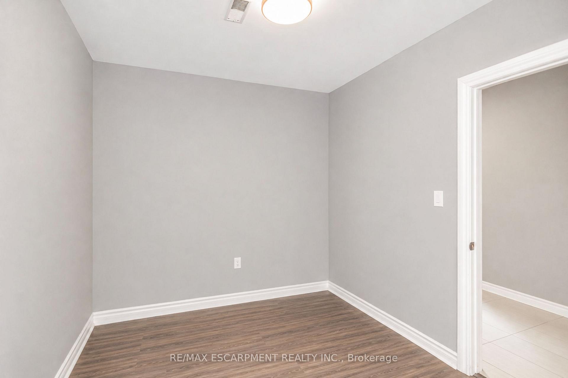 Photo 7 of Unit B, 70 Palace Street, Brantford, Downtown Core — HOMEH