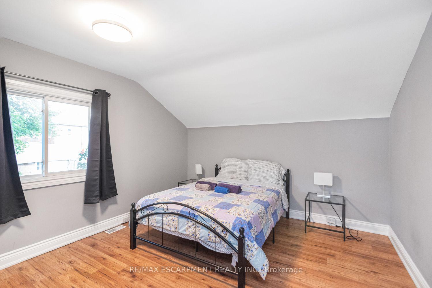 Photo 8 of Unit B, 70 Palace Street, Brantford, Downtown Core — HOMEH