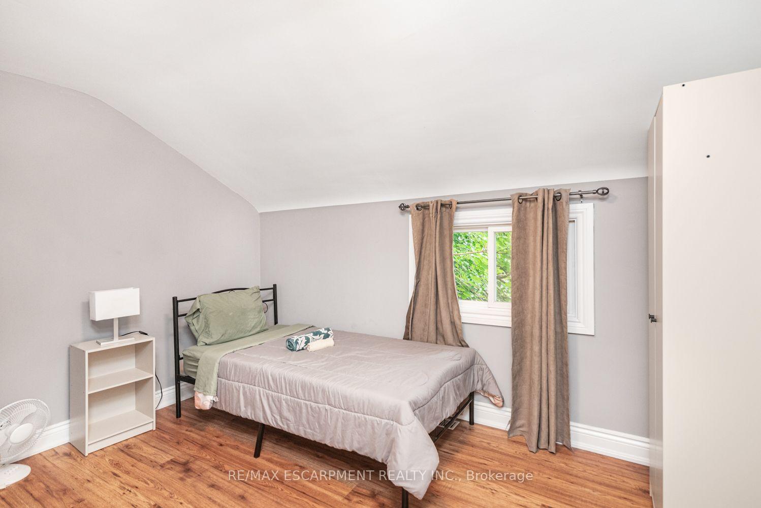 Photo 11 of Unit B, 70 Palace Street, Brantford, Downtown Core — HOMEH