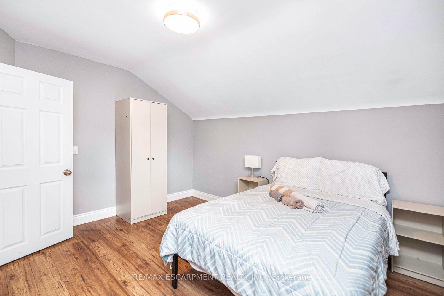 Photo 12 of Unit B, 70 Palace Street, Brantford, Downtown Core — HOMEH
