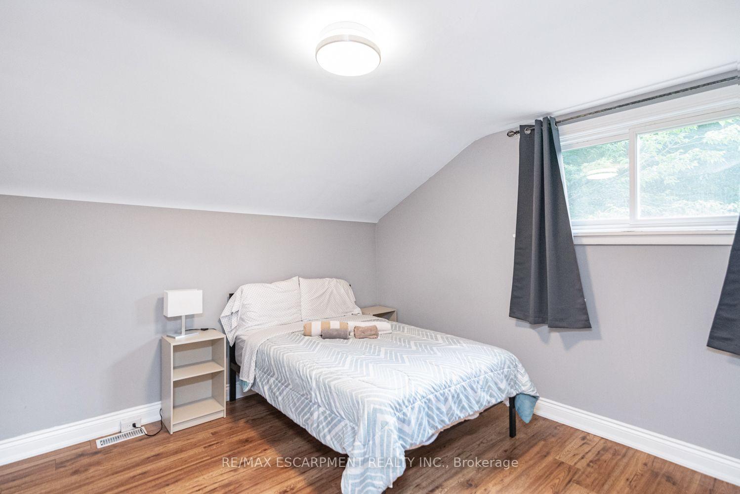 Photo 13 of Unit B, 70 Palace Street, Brantford, Downtown Core — HOMEH