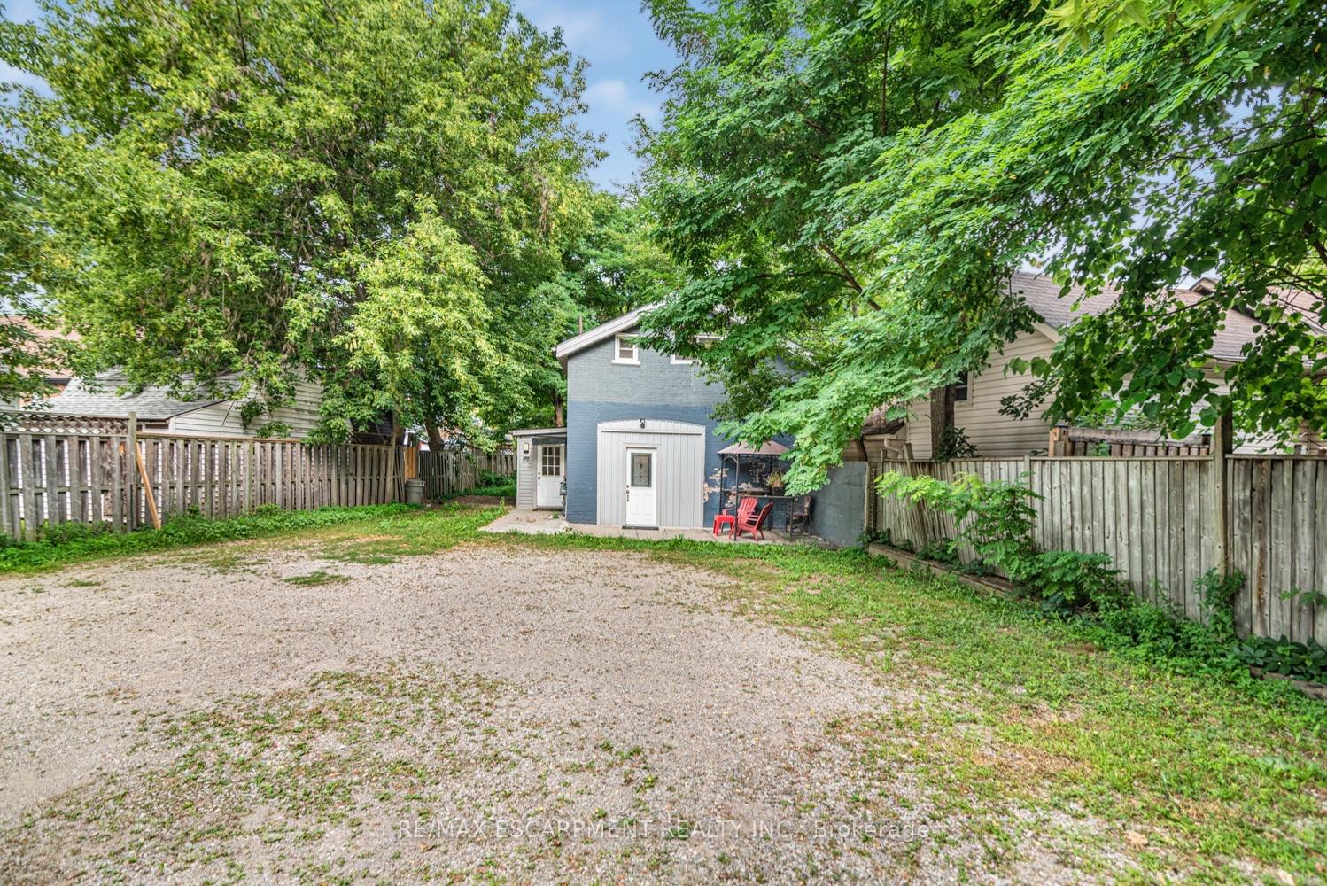 Photo 17 of Unit B, 70 Palace Street, Brantford, Downtown Core — HOMEH