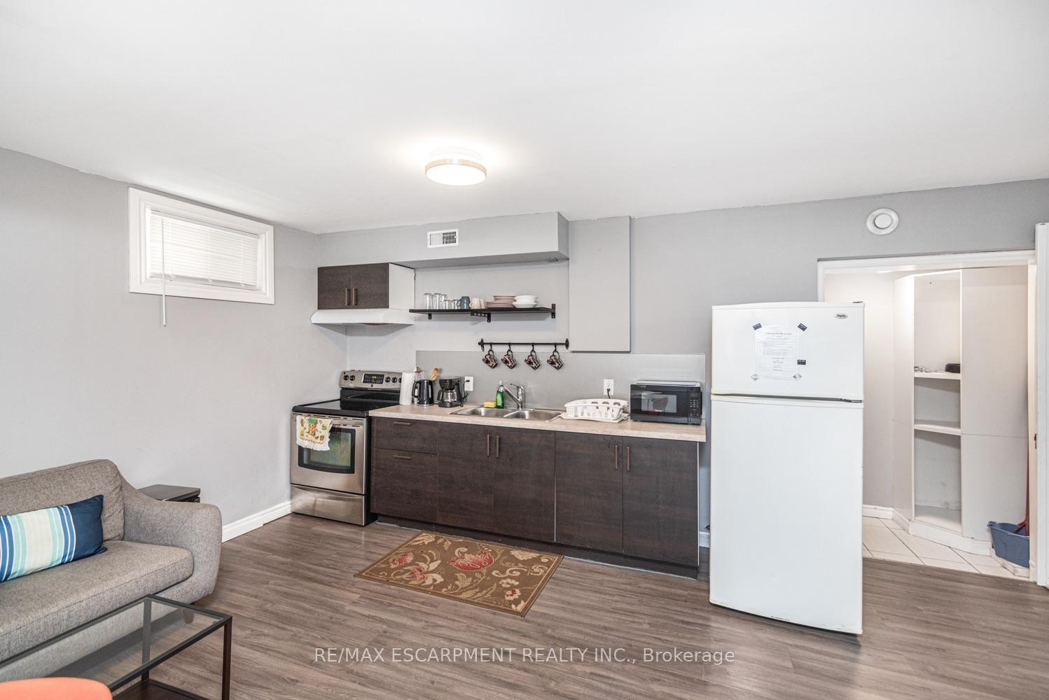 Photo 19 of Unit B, 70 Palace Street, Brantford, Downtown Core — HOMEH