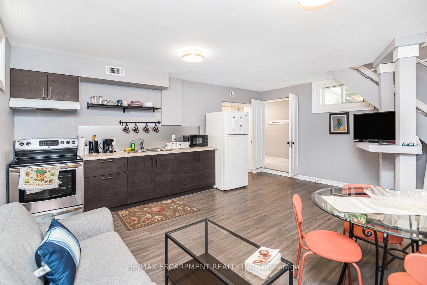 Photo 23 of Unit B, 70 Palace Street, Brantford, Downtown Core — HOMEH